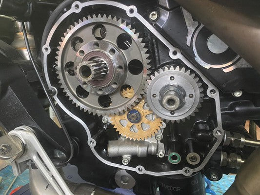 KIT TRASFORMAZIONE FRIZIONE DA BAGNO D'OLIO A FRIZIONE ANTISALTELLAMENTO A SECCO PER DUCATI HYPERMOTARD 950