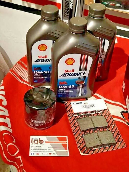 DUCATI MONSTER 600 3 LITRI DI SHELL SINT 15 50 1 FILTRO OLIO 1 COPPIA PASTIGLIE FRENO ANTERIORI